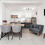 Midway Apartment Rovinj