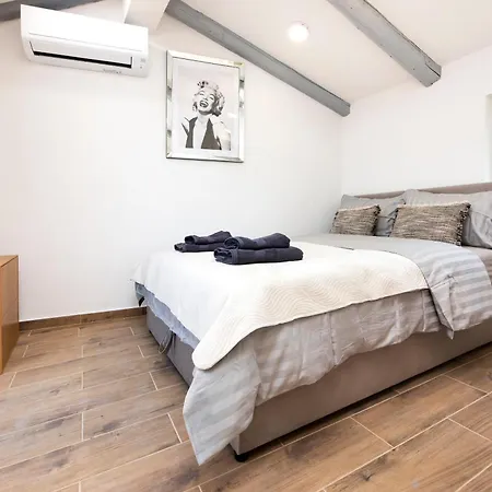 Midway * 로비니