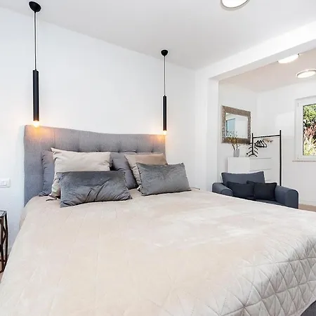 Midway Appartement *